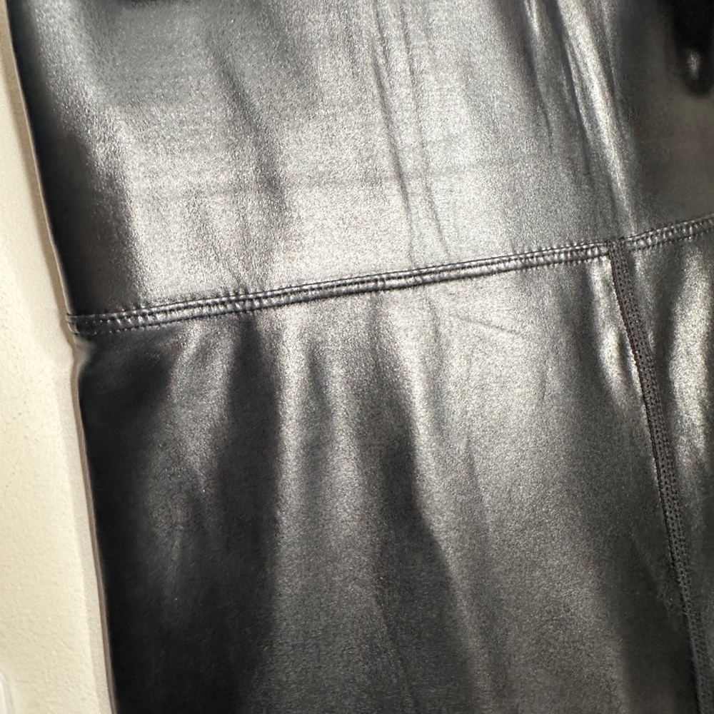 Knix | High Rise Contour Waist Legging in Black Sz Medium - Picture 6 of 9